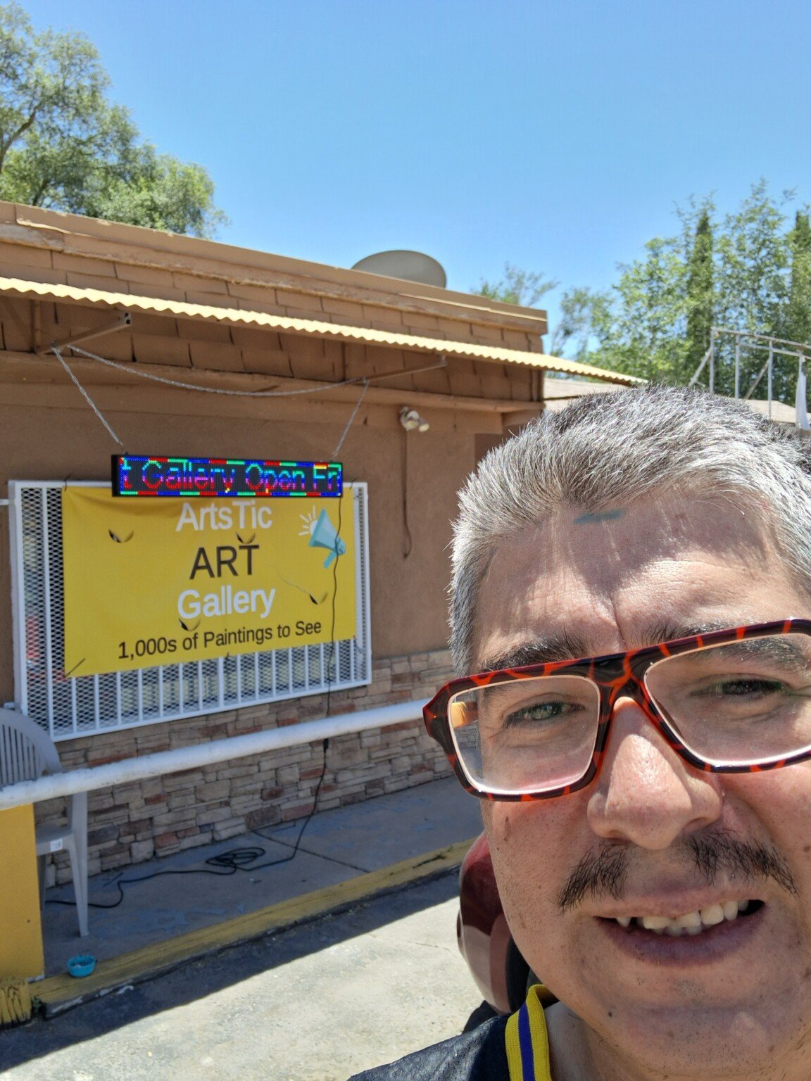 M&B artstic art gallery